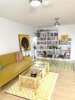 2 bedroom flat to rent, Marine Parade, Folkestone CT20