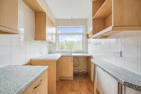 1 bedroom flat for sale, Woodpecker Mount, South Croydon, CR0 9JB