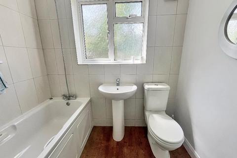 18a Abbey Road, South Croydon, CR2 8NG
