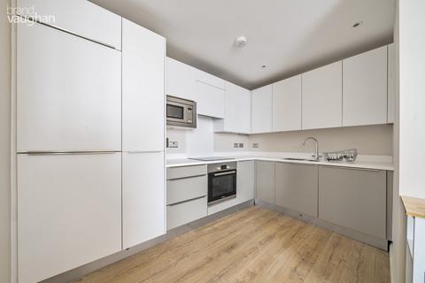 2 bedroom flat to rent, Western Road, East Sussex BN1