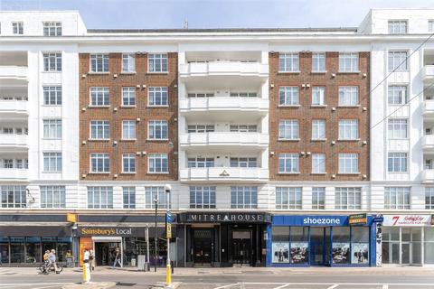 2 bedroom flat to rent, Western Road, East Sussex BN1