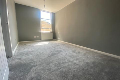 2 bedroom flat to rent, London W13