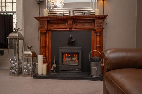 Upper Flat, Glencairn Broich Terrace, Crieff, PH7 3BD