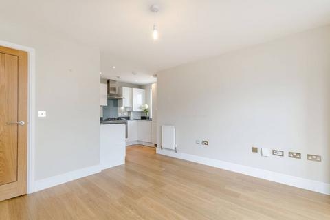 1 bedroom flat to rent, Kingston Road, New Malden, KT3