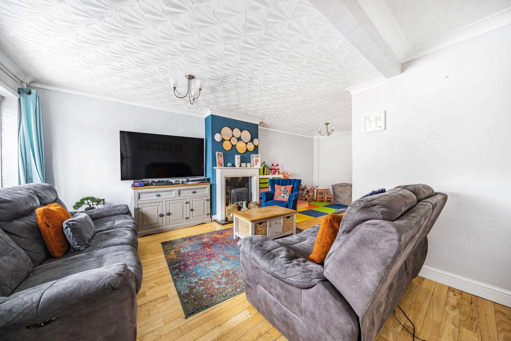 Whinfell Way, Gravesend, Kent 4 bed end of terrace house for sale £