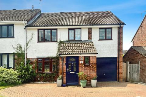 6 Betjeman Walk, Yateley, GU46 6YP