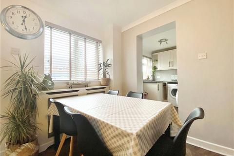6 Betjeman Walk, Yateley, GU46 6YP