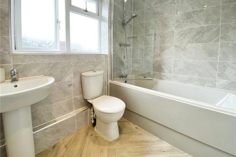 6 Betjeman Walk, Yateley, GU46 6YP