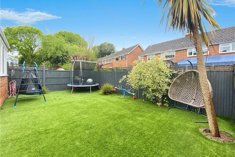 6 Betjeman Walk, Yateley, GU46 6YP
