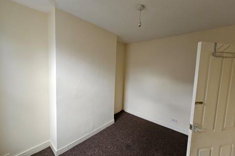 3 bedroom terraced house to rent, Braemar Road, London