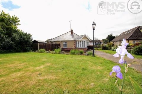 2 bedroom bungalow for sale, St Johns Road, Clacton-on-Sea