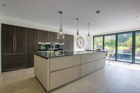 5 bedroom detached house for sale, Hangersley Hill , Ringwood, BH24