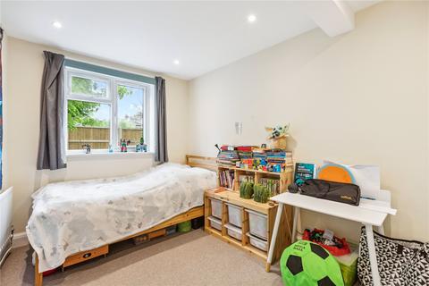 2 bedroom apartment for sale, Alfriston Road, SW11