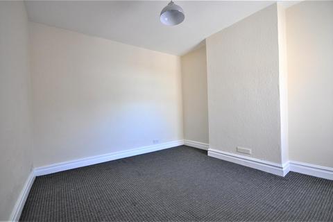 2 bedroom maisonette to rent, St. Albans Road, Watford WD24