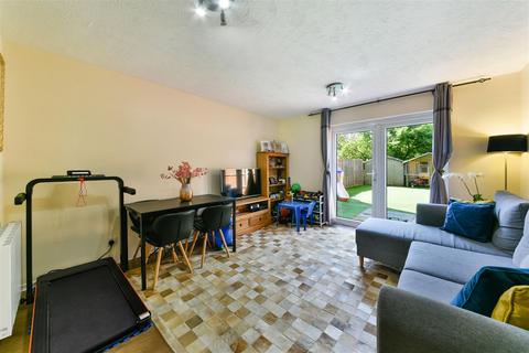 2 bedroom terraced house for sale, Rabournmead Drive, Northolt