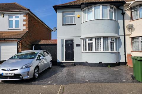 3 bedroom semi-detached house to rent, Gipsy Road, Welling
