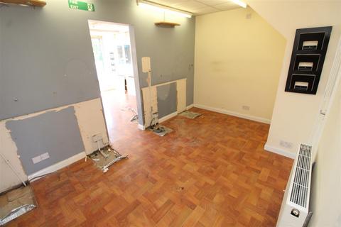 Property to rent, Chorley Old Road, Bolton BL1