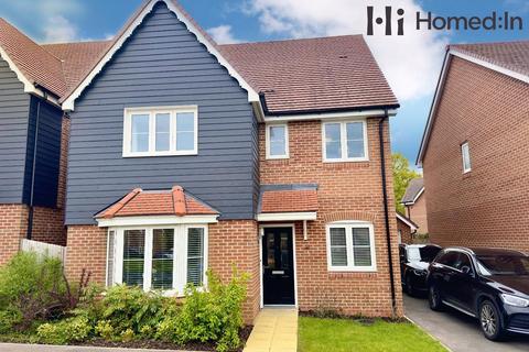 4 bedroom detached house for sale, Centenary Road, Southwater