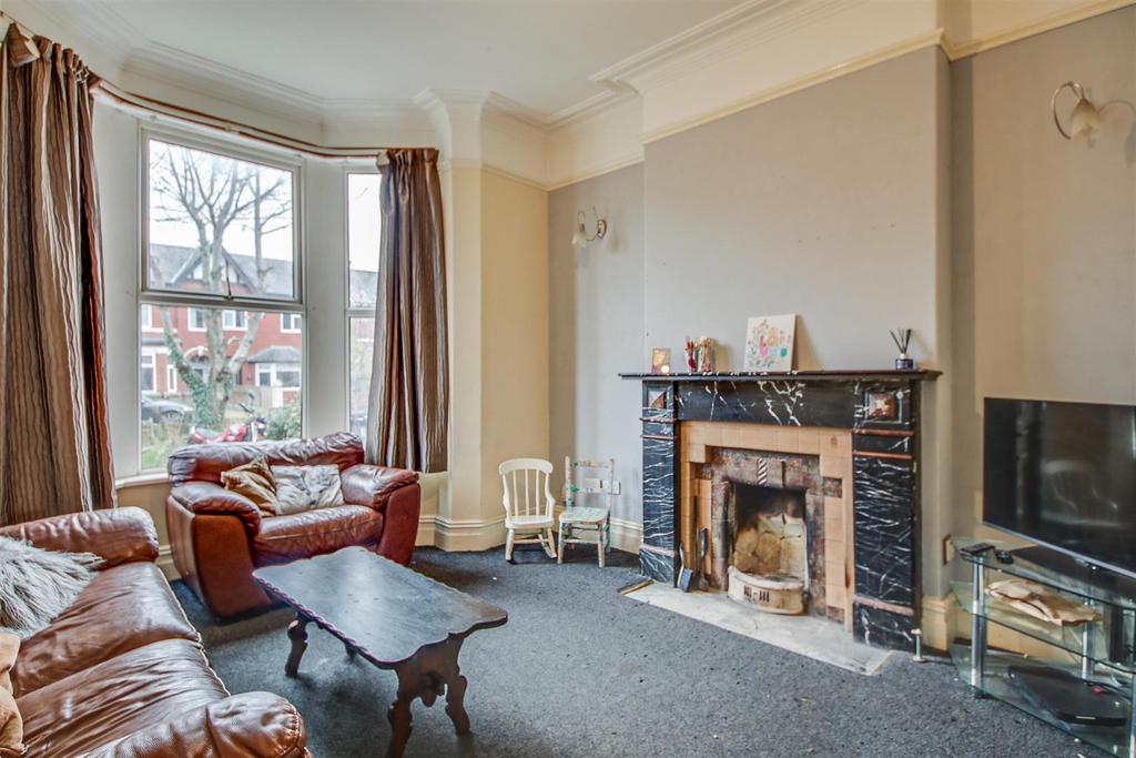 Cypress Road, Southport PR8 4 bed semidetached house for sale £220,000
