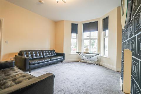 2 bedroom duplex to rent, Talbot Street, Southport PR8