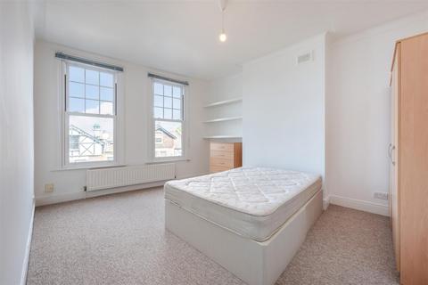 2 bedroom flat for sale, Walm Lane, London NW2