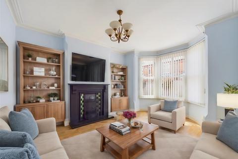 3 bedroom end of terrace house for sale, Beech Avenue, Nottingham NG4