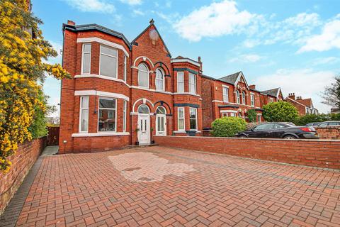4 bedroom semi-detached house for sale, Dinorwic Road, Southport PR8