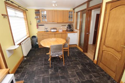 4 Larch Walk, Wemyss Bay, PA18 6BJ
