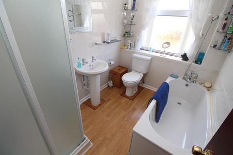 4 Larch Walk, Wemyss Bay, PA18 6BJ