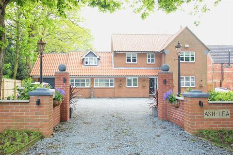 5 bedroom detached house for sale, Church Lane, Sproatley