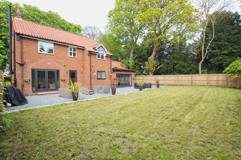 5 bedroom detached house for sale, Church Lane, Sproatley