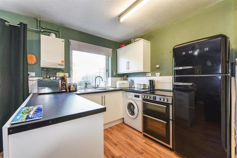 3 bedroom terraced house for sale, Wetherby Gardens, Charlton, Andover