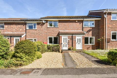 3 bedroom terraced house for sale, Wetherby Gardens, Charlton, Andover