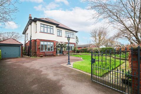 4 bedroom detached house for sale, Roe Lane, Southport PR9