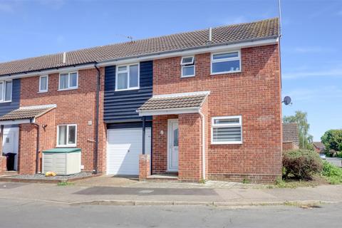 4 bedroom end of terrace house for sale, Marigold Avenue, Clacton-On-Sea CO16