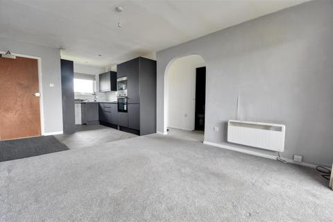 2 bedroom flat for sale, Saunders Way, Camber, Rye