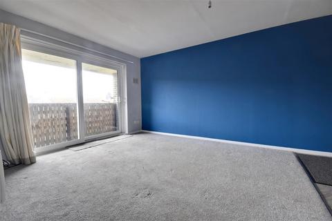 2 bedroom flat for sale, Saunders Way, Camber, Rye