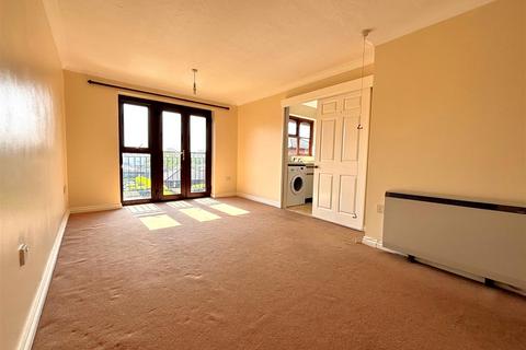 1 bedroom retirement property for sale, St. Georges Court, Addlestone KT15