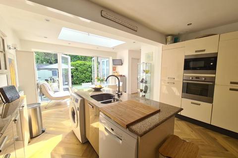 42 Ansell Grove, Carshalton, SM5 2BB