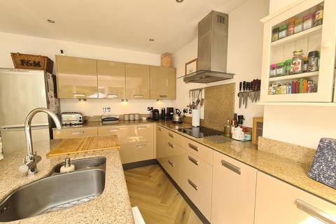 42 Ansell Grove, Carshalton, SM5 2BB