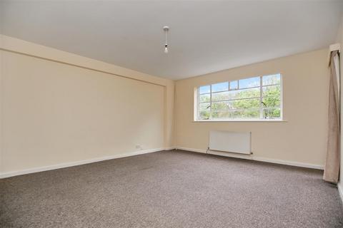 3 bedroom apartment to rent, Granville Court, Newcastle Upon Tyne NE2