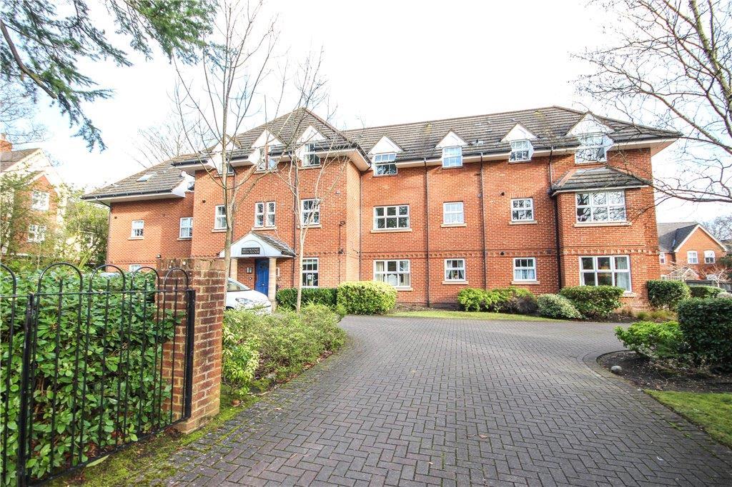Branksomewood Road, Fleet GU51 2 bed apartment - £279,950
