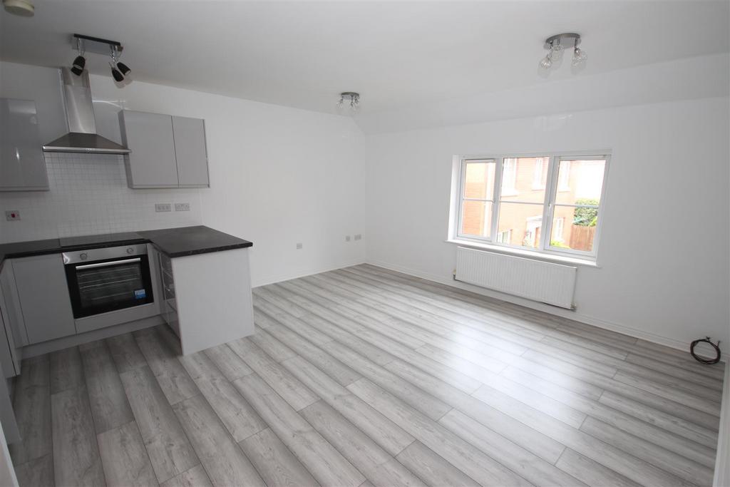 Watkins Square, Llanishen, Cardiff 2 bed apartment for sale £215,000