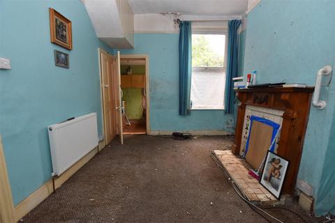 2 bedroom end of terrace house for sale, Adderbury Crescent, Hull