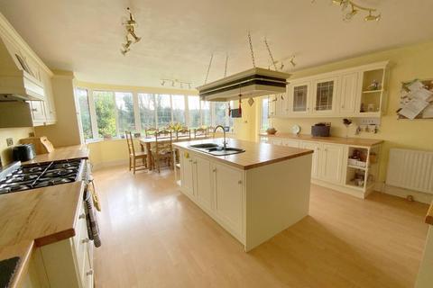 4 bedroom detached house for sale, Church Lane, Keelby,