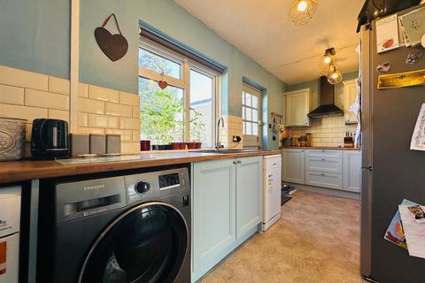 3 bedroom terraced house for sale, Barton Road, Tiverton EX16