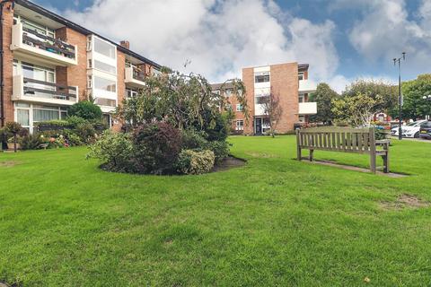 1 bedroom apartment for sale, Victoria Court, Southport PR8