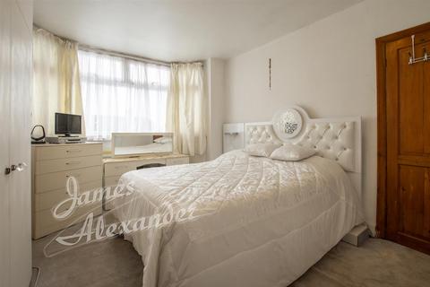92 Isham Road, London, SW16 4TF