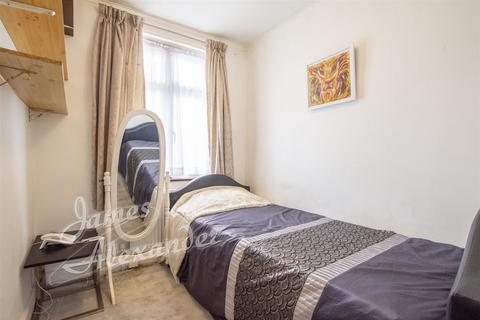 92 Isham Road, London, SW16 4TF