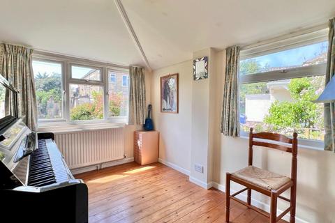Grange Croft Bath Road, Leonard Stanley, Stonehouse, GL10 3LP